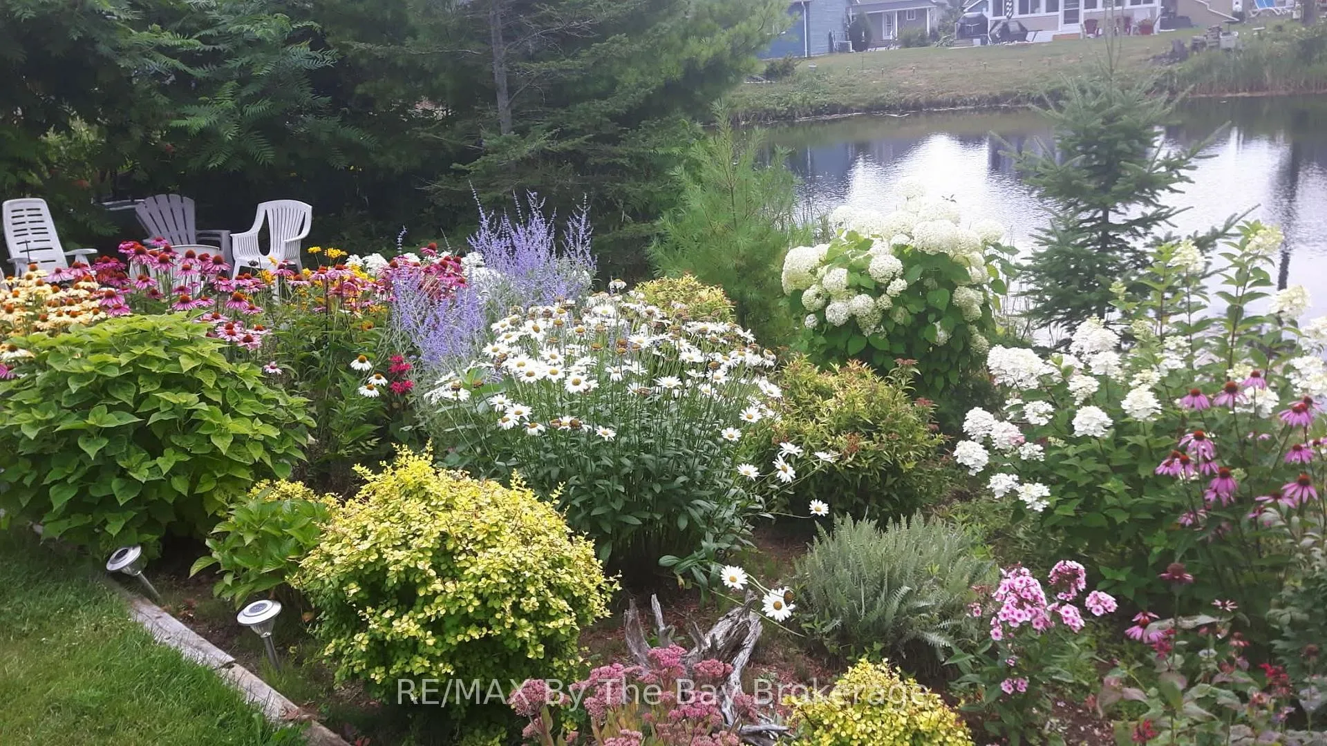 Photo 32 of 1 White Pines Trail, Wasaga Beach — HOMEH