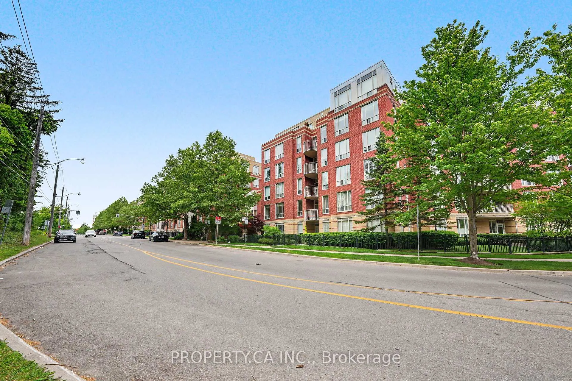 Front of Unit 209, 451 Rosewell Avenue