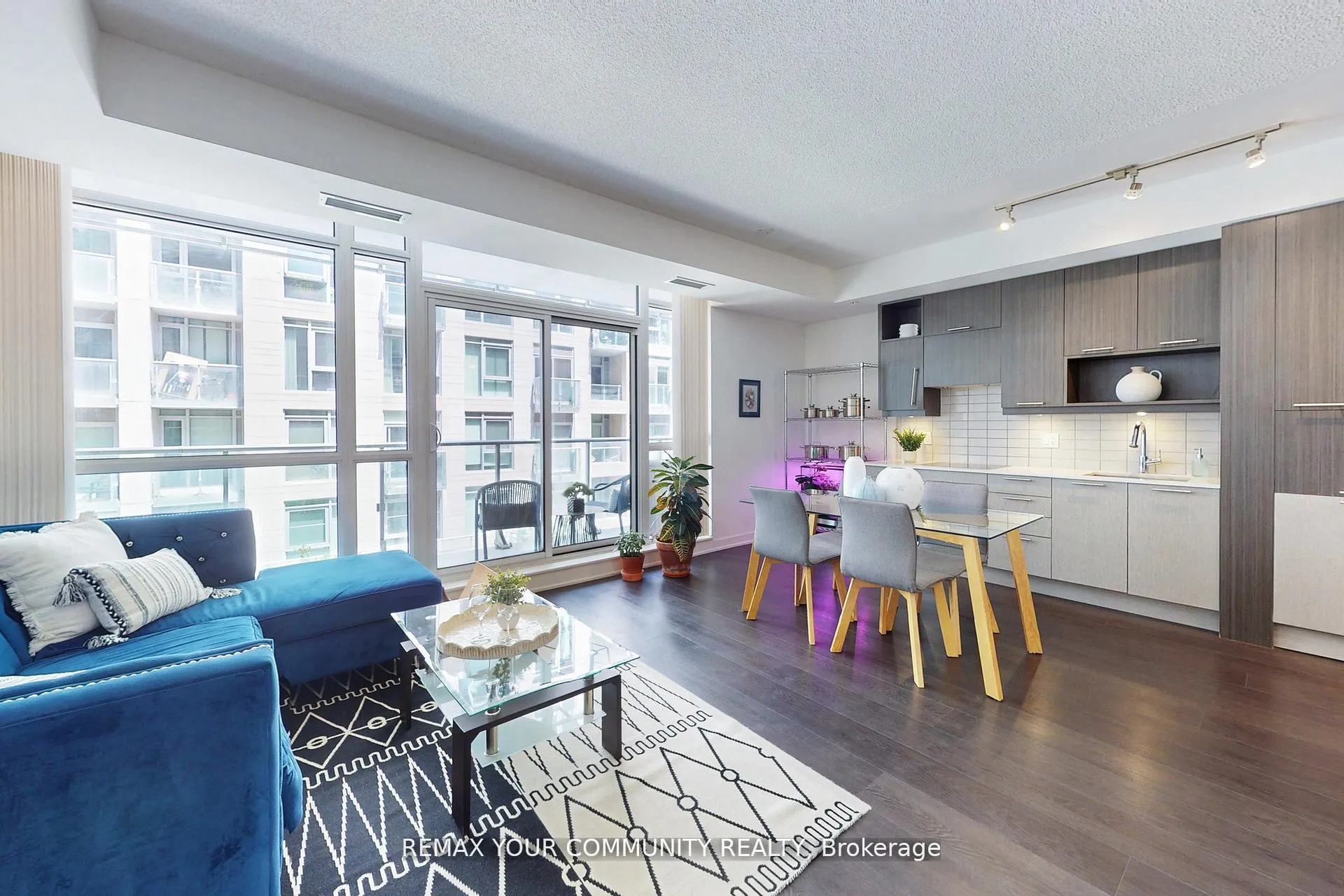 Photo 7 of Unit 408, 30 Nelson Street, Toronto, Waterfront Communities — HOMEH