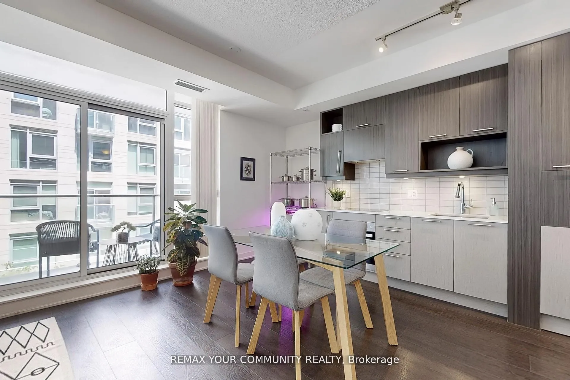 Photo 10 of Unit 408, 30 Nelson Street, Toronto, Waterfront Communities — HOMEH