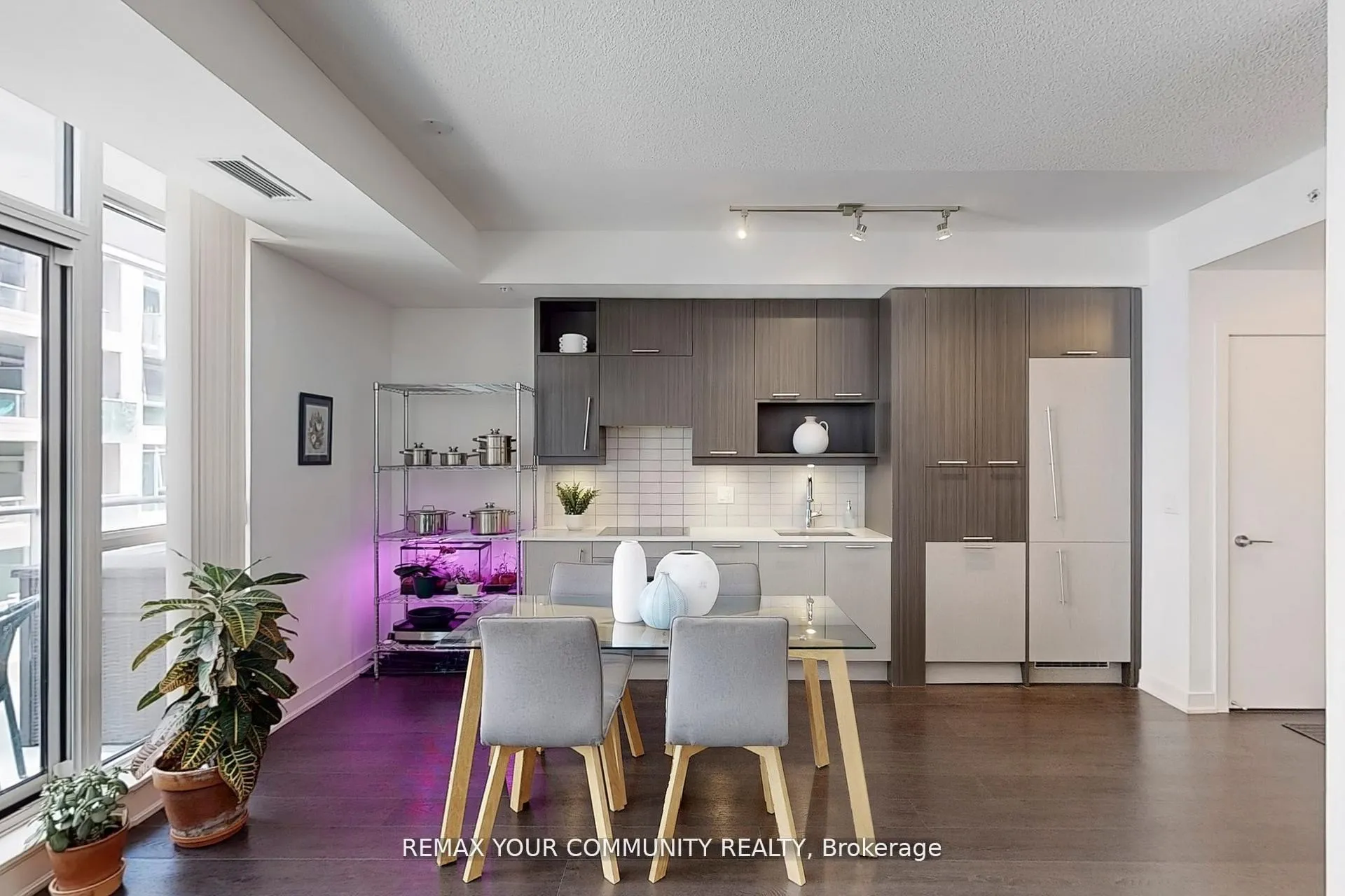 Photo 12 of Unit 408, 30 Nelson Street, Toronto, Waterfront Communities — HOMEH