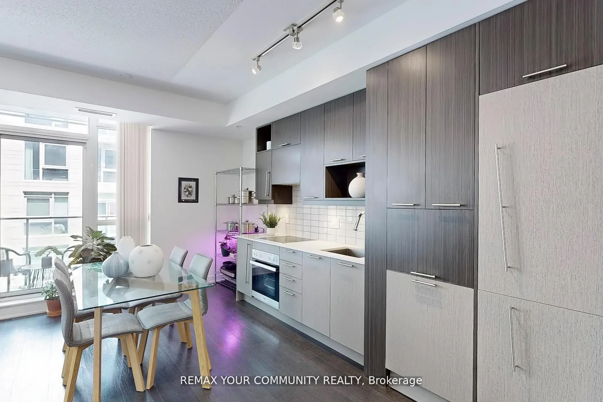 Photo 14 of Unit 408, 30 Nelson Street, Toronto, Waterfront Communities — HOMEH