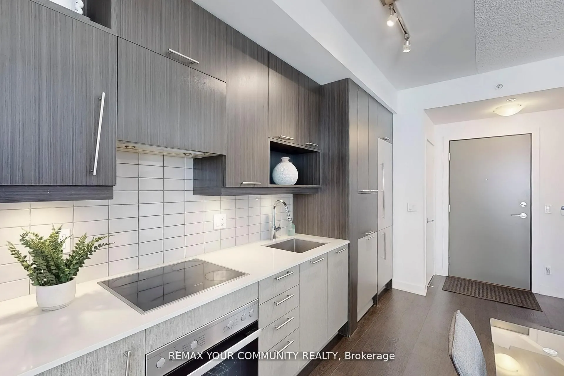Photo 15 of Unit 408, 30 Nelson Street, Toronto, Waterfront Communities — HOMEH