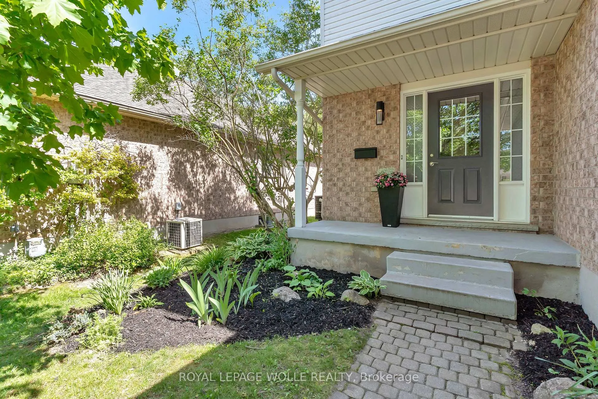 Photo 4 of 85 York Street E, Centre Wellington, Elora/Salem — HOMEH