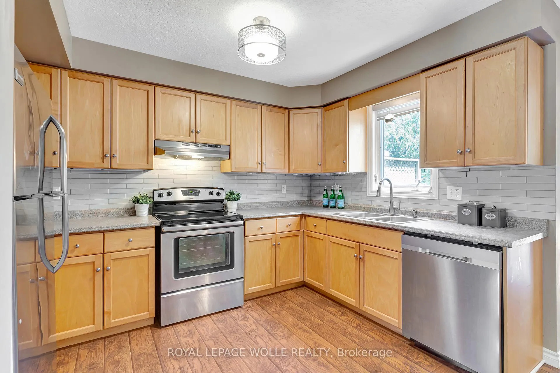 Photo 8 of 85 York Street E, Centre Wellington, Elora/Salem — HOMEH