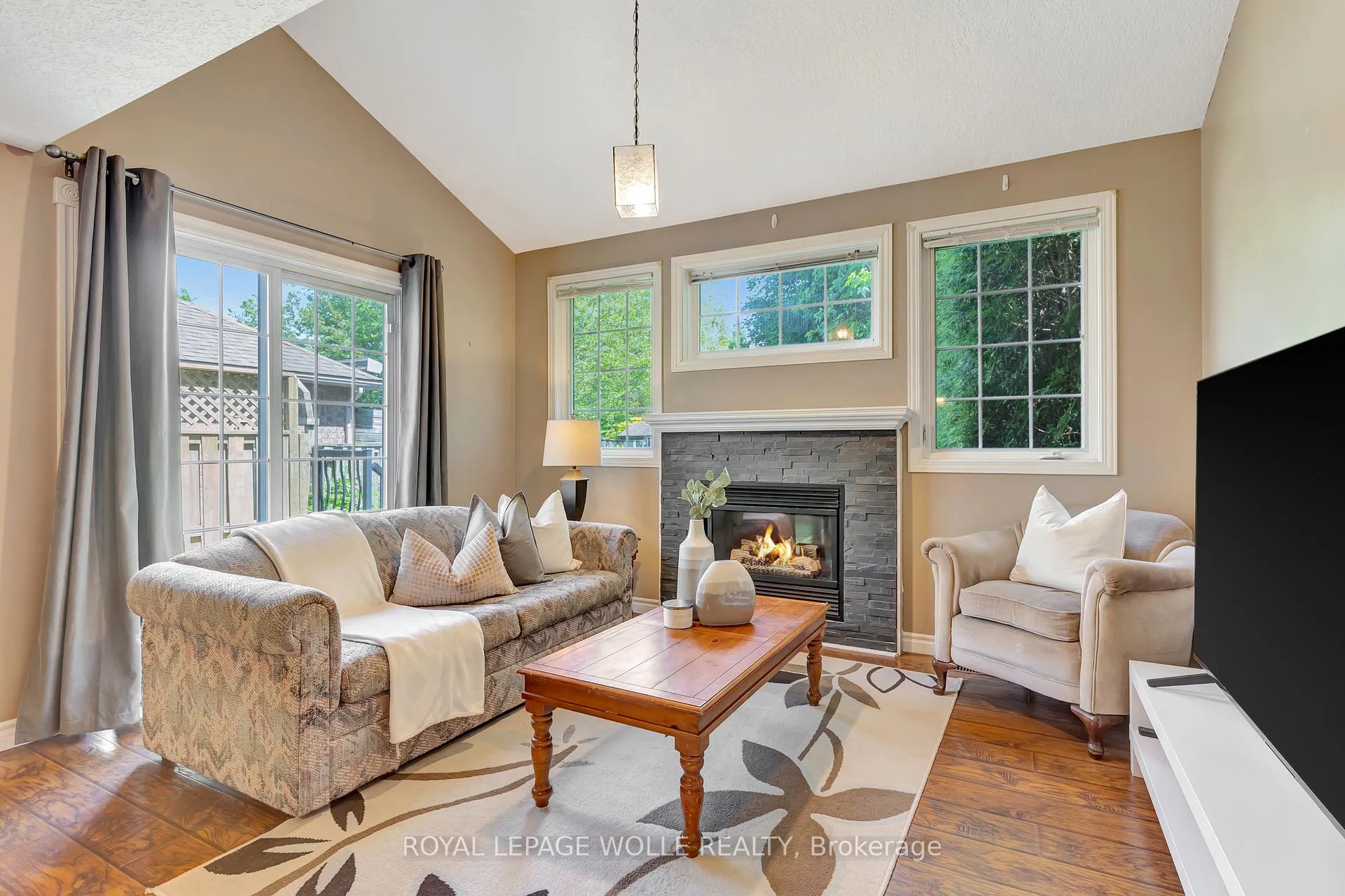 Photo 15 of 85 York Street E, Centre Wellington, Elora/Salem — HOMEH