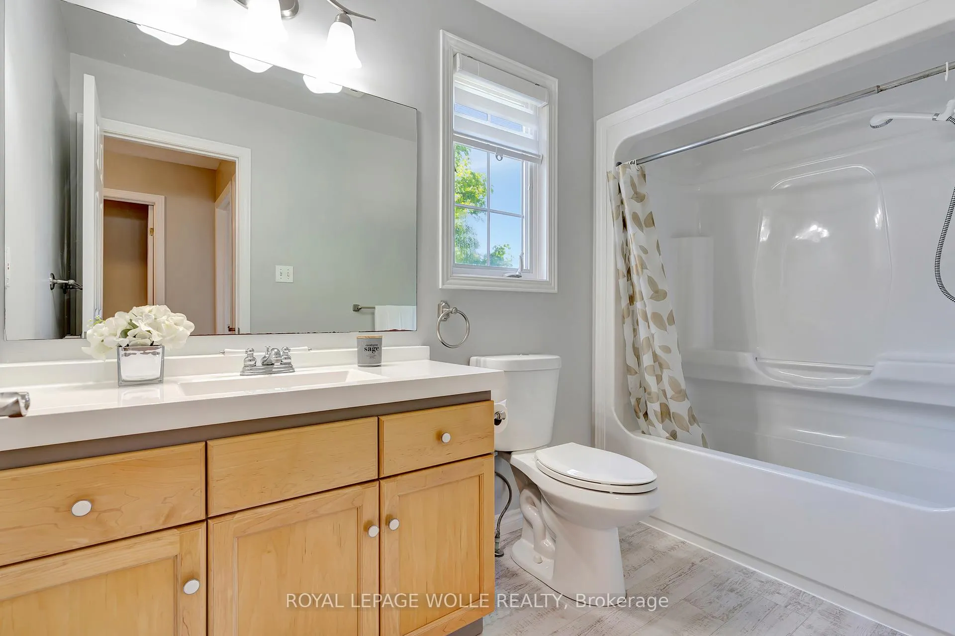 Photo 25 of 85 York Street E, Centre Wellington, Elora/Salem — HOMEH