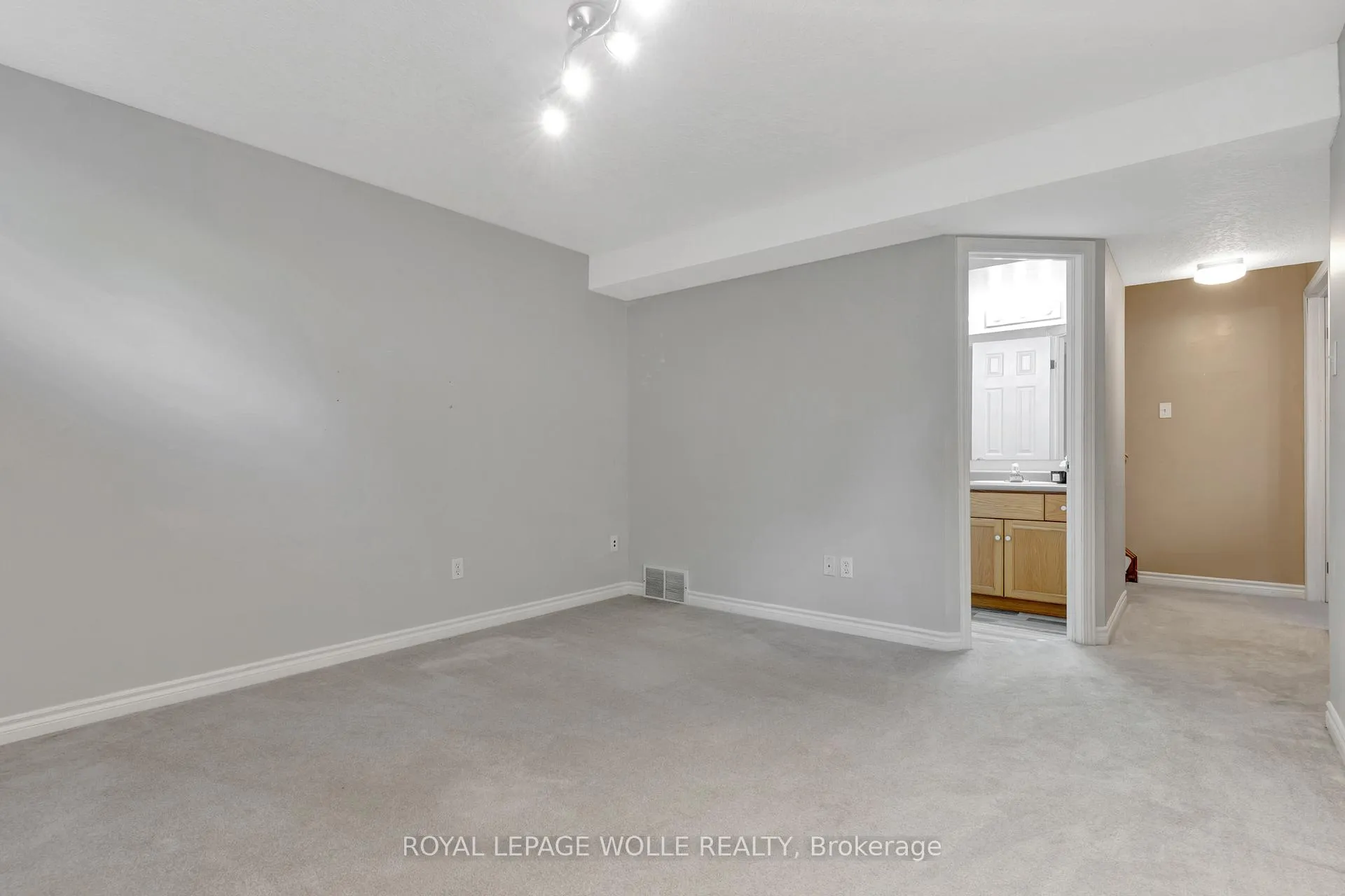 Photo 29 of 85 York Street E, Centre Wellington, Elora/Salem — HOMEH