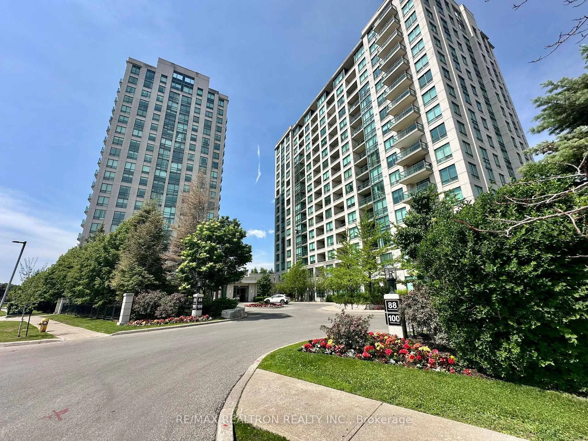 Photo 1 of Unit 303, 88 Promenade Circle, Vaughan, Brownridge — HOMEH