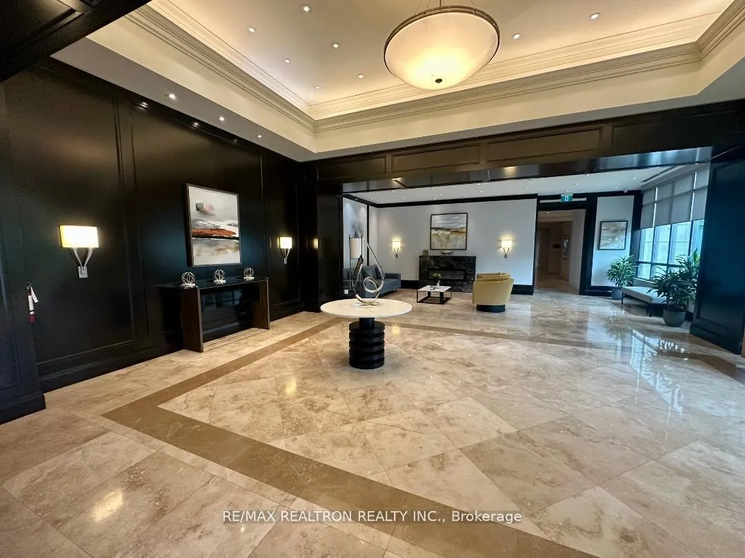 Photo 3 of Unit 303, 88 Promenade Circle, Vaughan, Brownridge — HOMEH