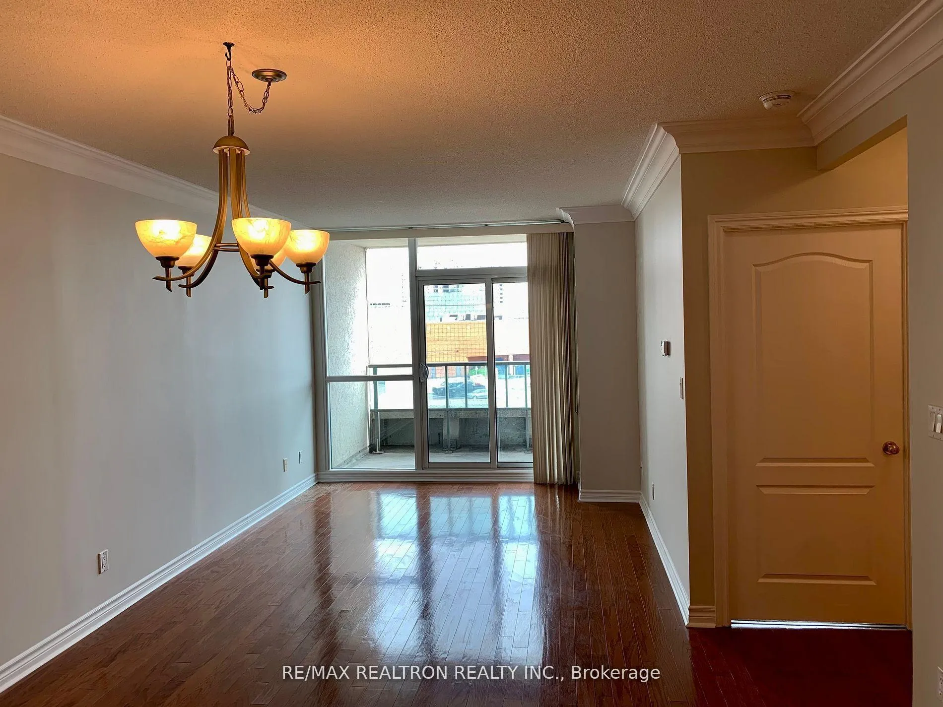 Photo 8 of Unit 303, 88 Promenade Circle, Vaughan, Brownridge — HOMEH