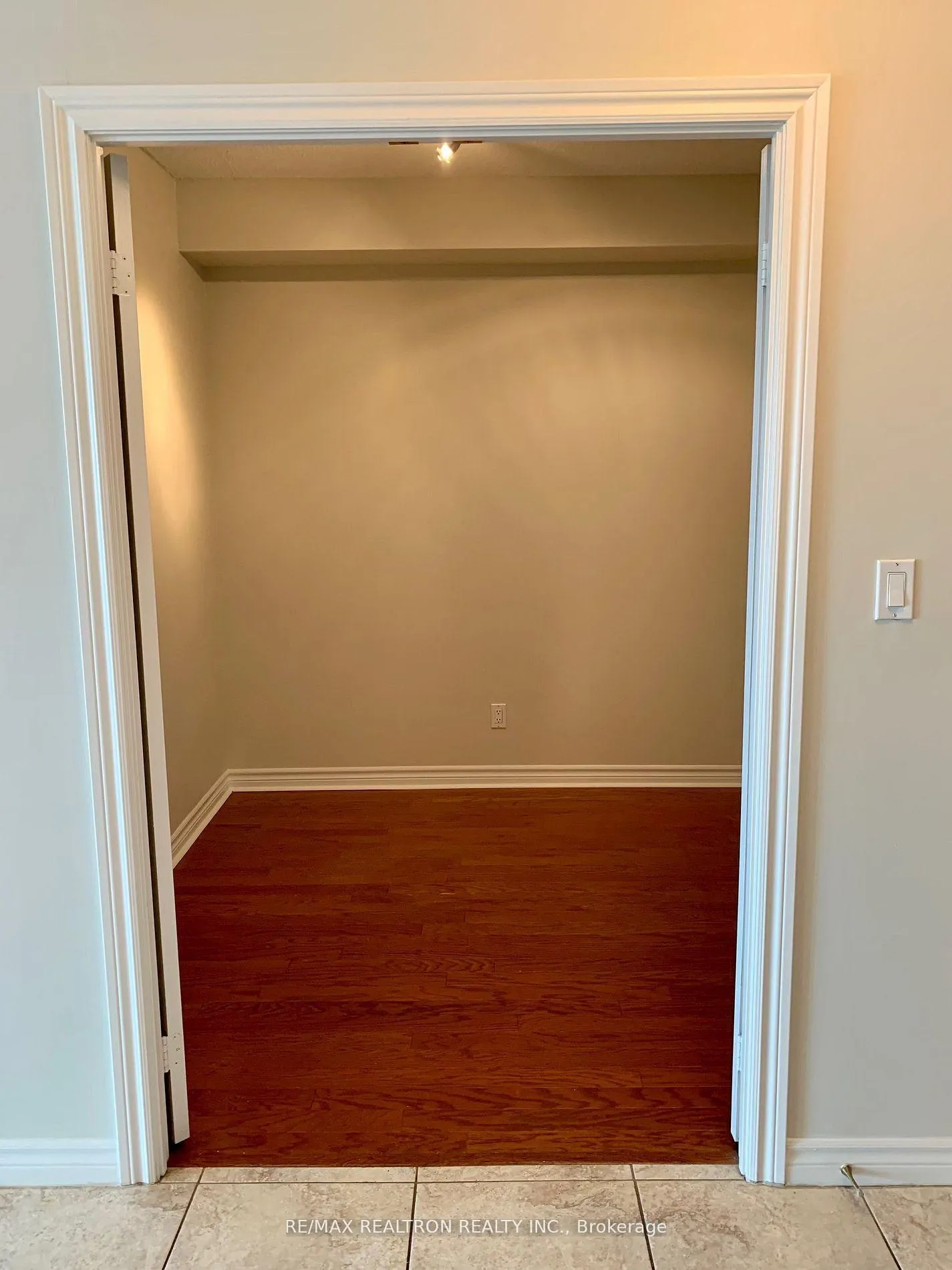 Photo 9 of Unit 303, 88 Promenade Circle, Vaughan, Brownridge — HOMEH