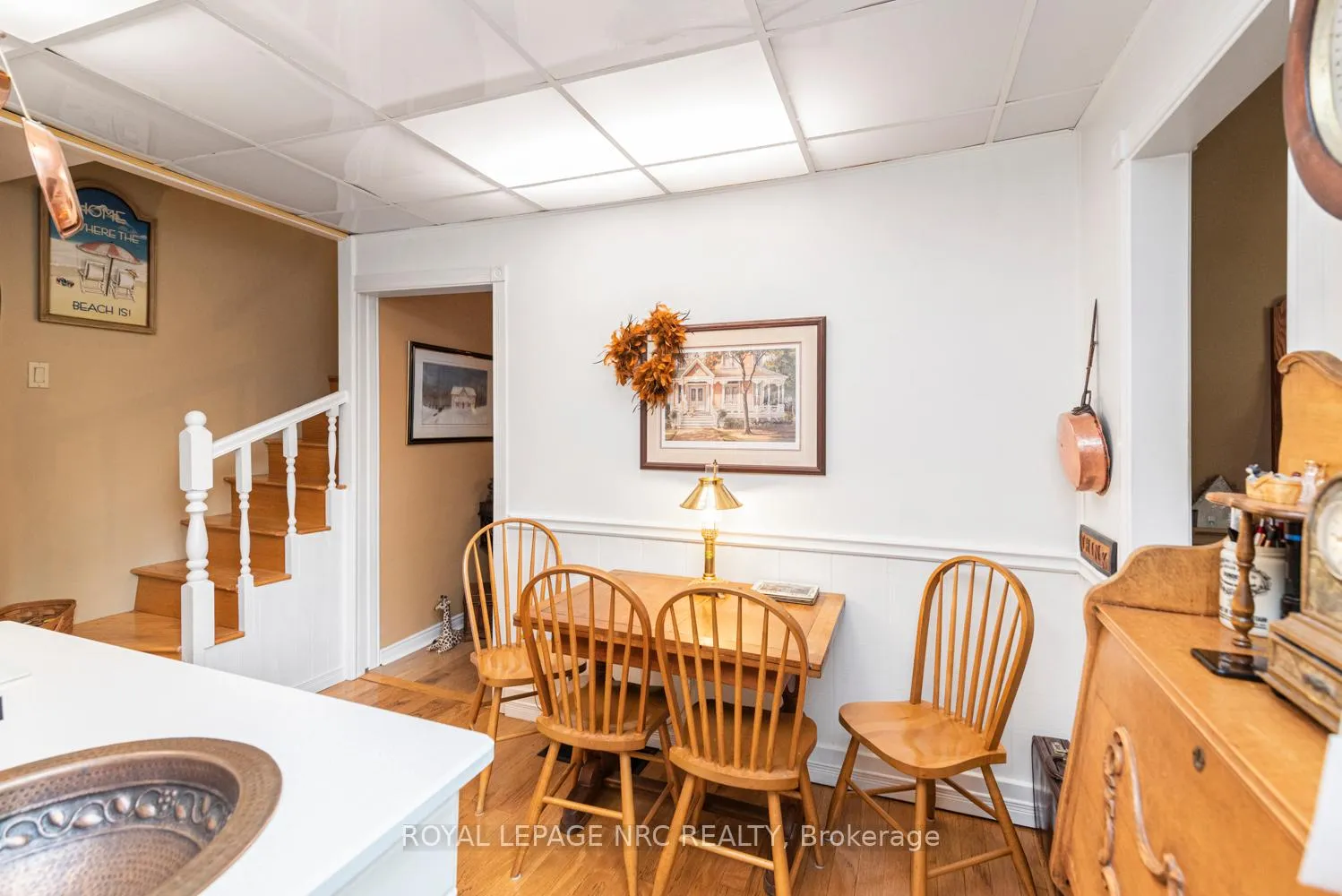 Photo 14 of 31 Victoria Terrace N, Grimsby, Grimsby Beach — HOMEH