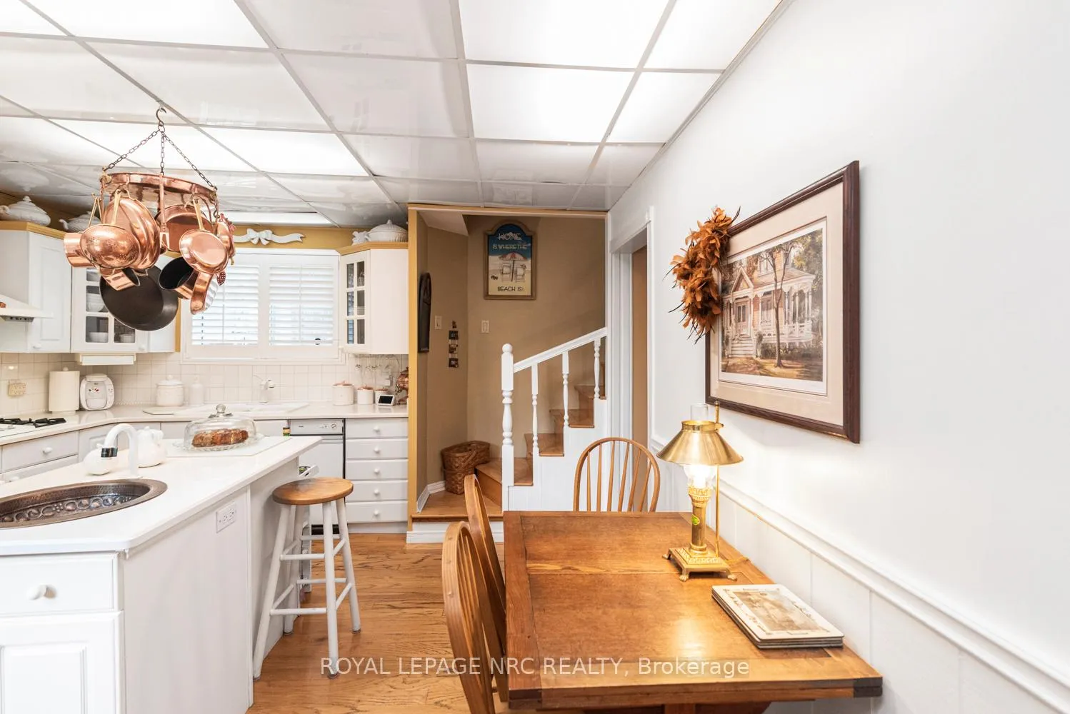Photo 15 of 31 Victoria Terrace N, Grimsby, Grimsby Beach — HOMEH