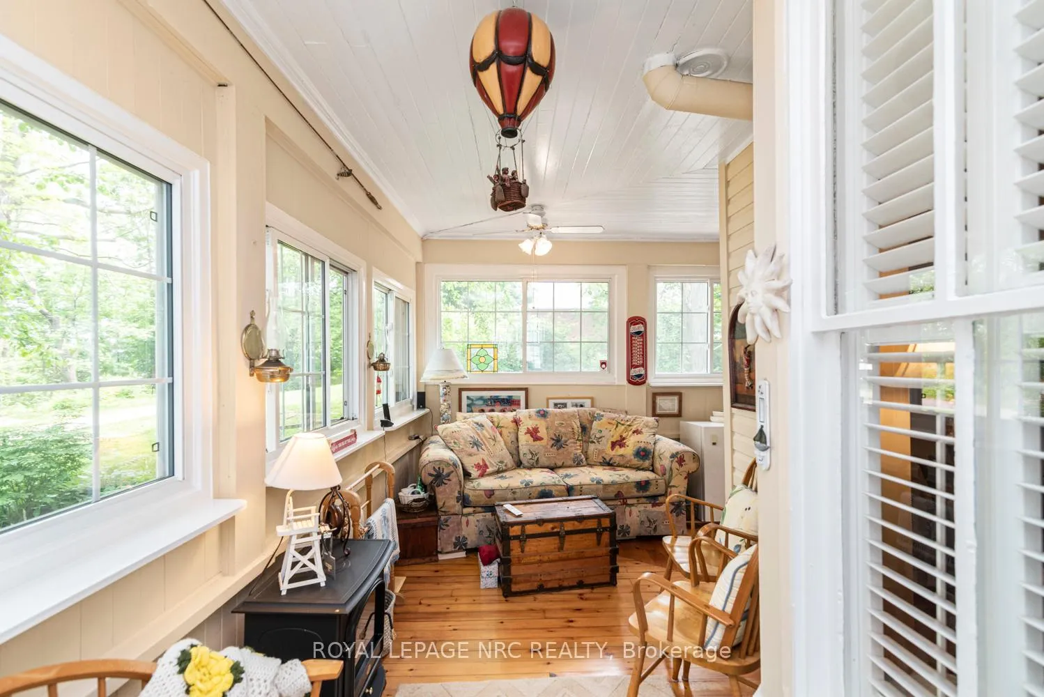 Photo 21 of 31 Victoria Terrace N, Grimsby, Grimsby Beach — HOMEH