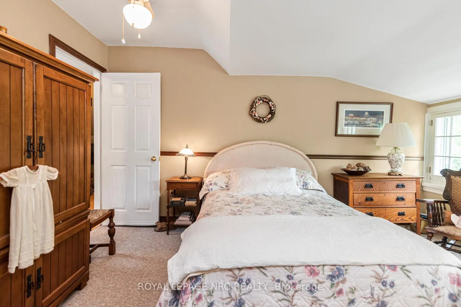Photo 23 of 31 Victoria Terrace N, Grimsby, Grimsby Beach — HOMEH