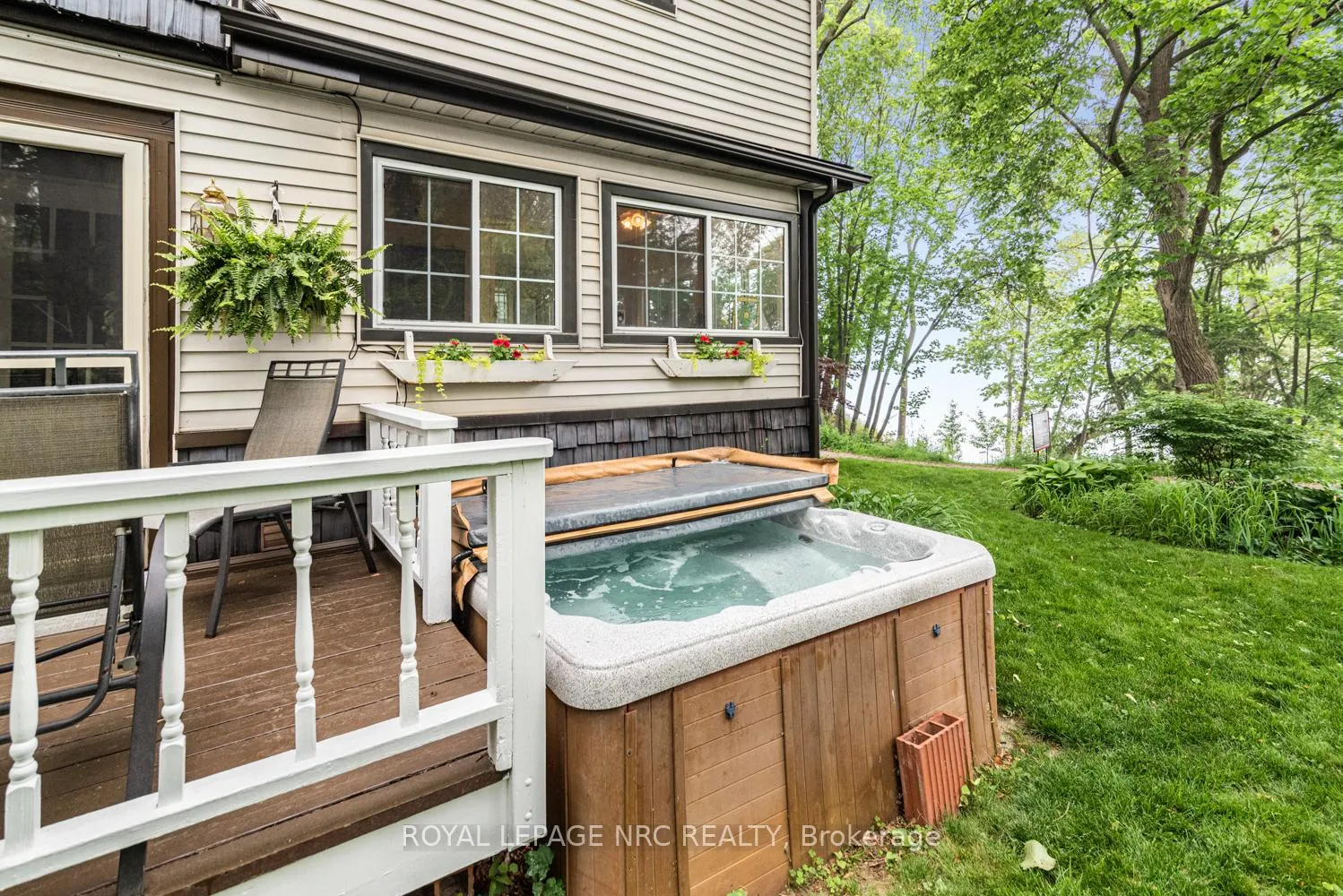 Photo 37 of 31 Victoria Terrace N, Grimsby, Grimsby Beach — HOMEH