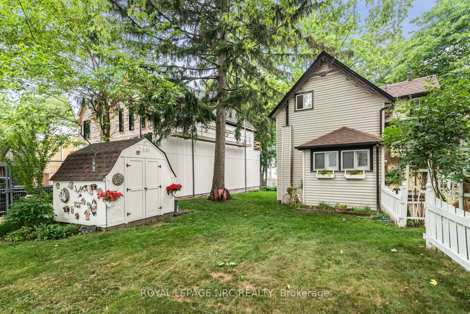 Photo 45 of 31 Victoria Terrace N, Grimsby, Grimsby Beach — HOMEH