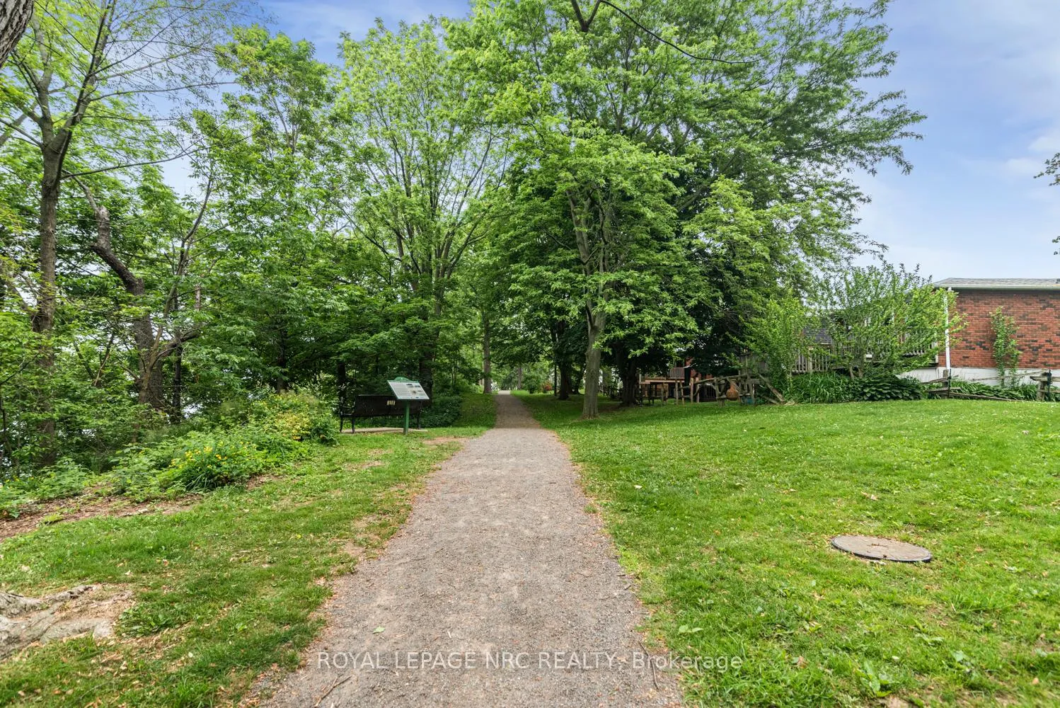 Photo 48 of 31 Victoria Terrace N, Grimsby, Grimsby Beach — HOMEH