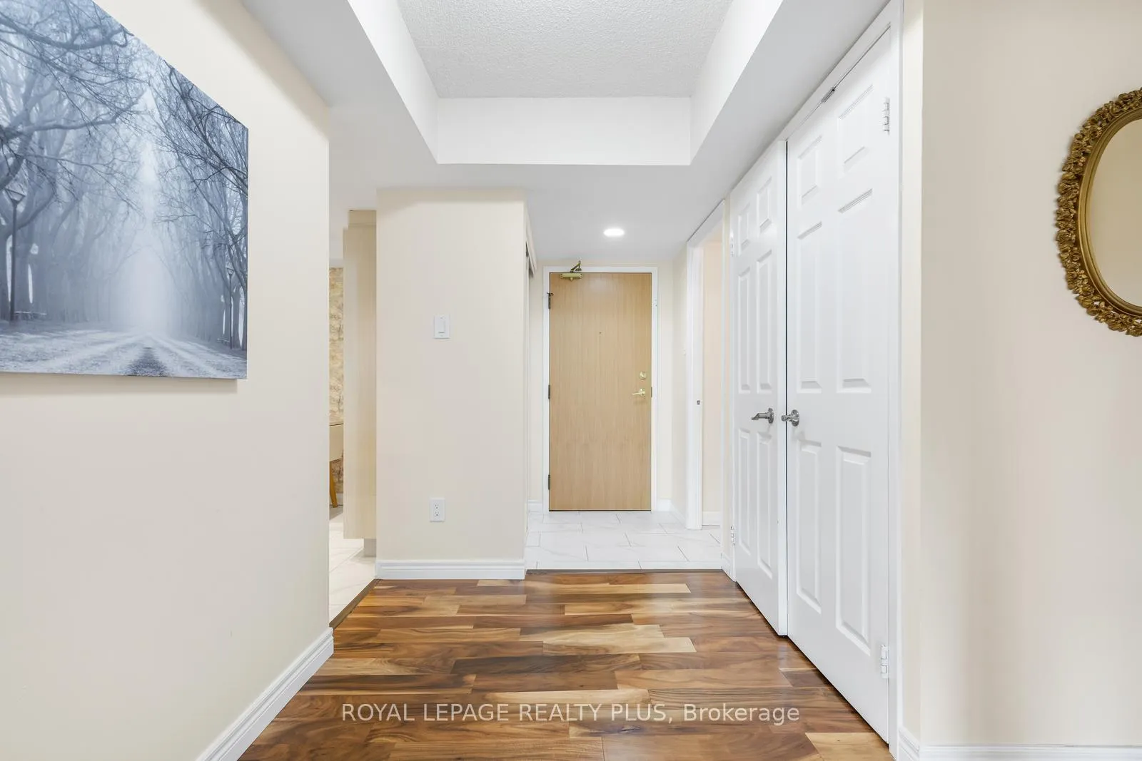 Photo 6 of Unit 301, 330 Mill Street S, Brampton, Brampton South — HOMEH