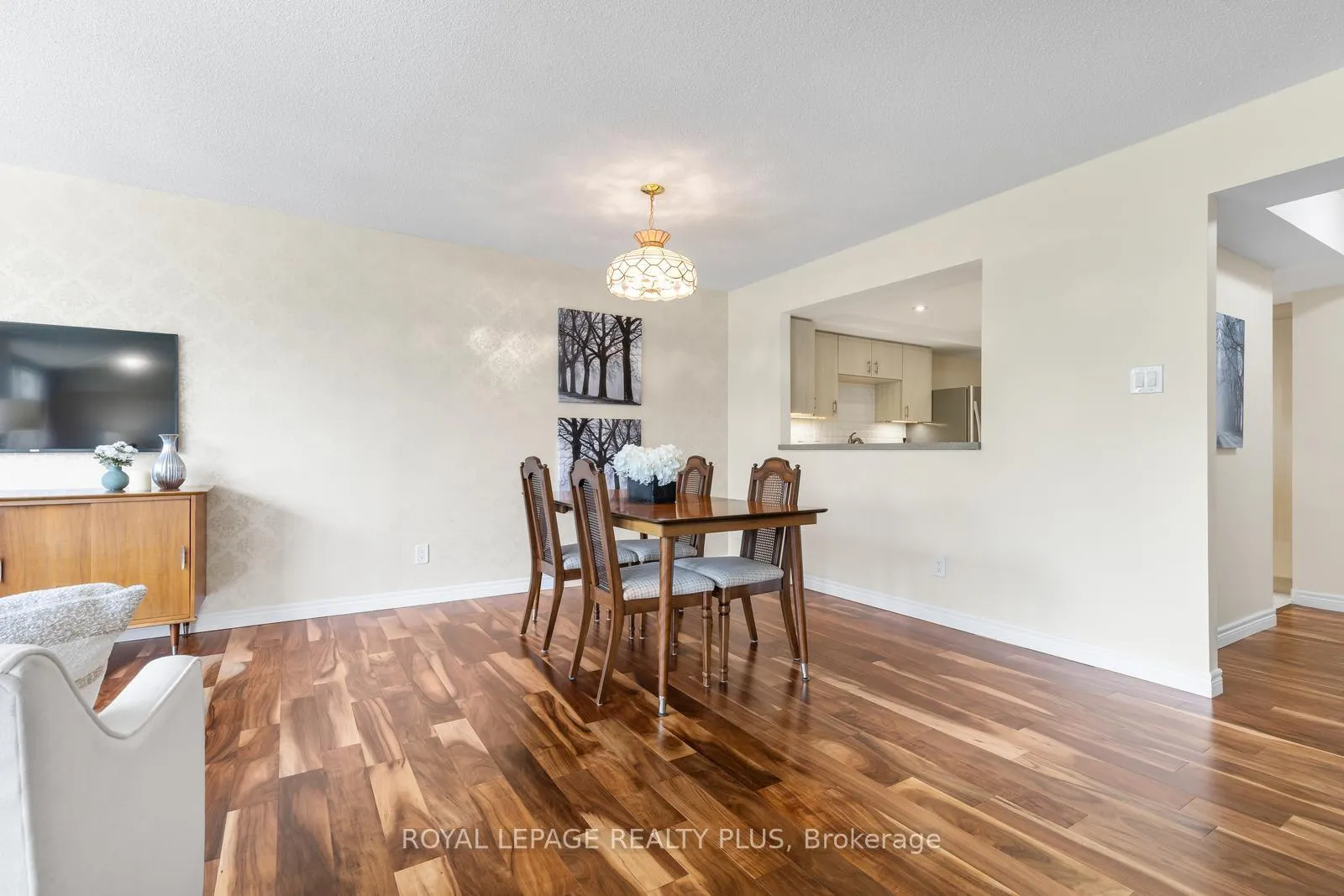Photo 12 of Unit 301, 330 Mill Street S, Brampton, Brampton South — HOMEH