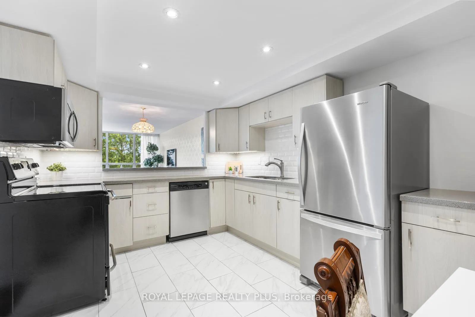 Photo 15 of Unit 301, 330 Mill Street S, Brampton, Brampton South — HOMEH