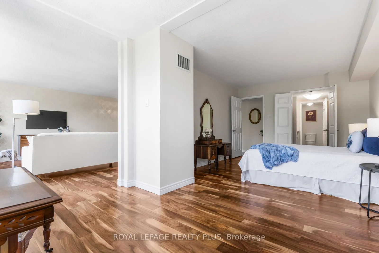 Photo 23 of Unit 301, 330 Mill Street S, Brampton, Brampton South — HOMEH