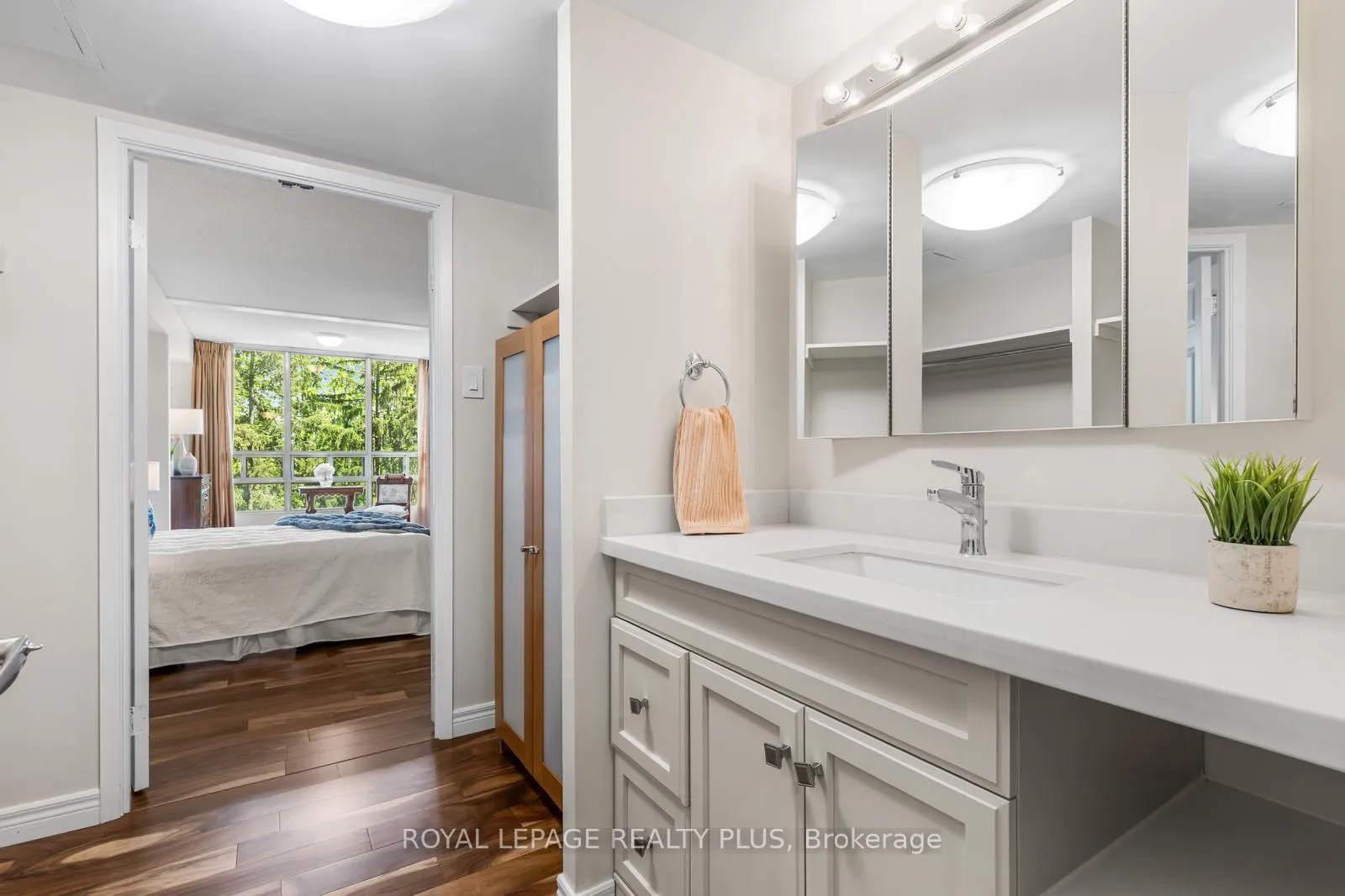 Photo 26 of Unit 301, 330 Mill Street S, Brampton, Brampton South — HOMEH