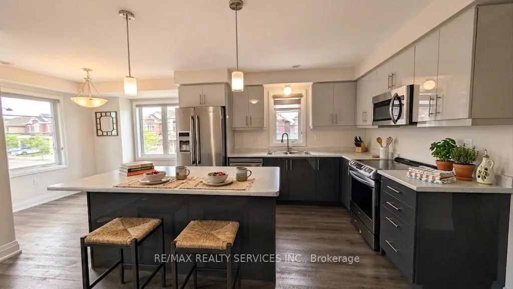 Photo 10 of 1274 Wintergreen Place, Milton, Cobban — HOMEH