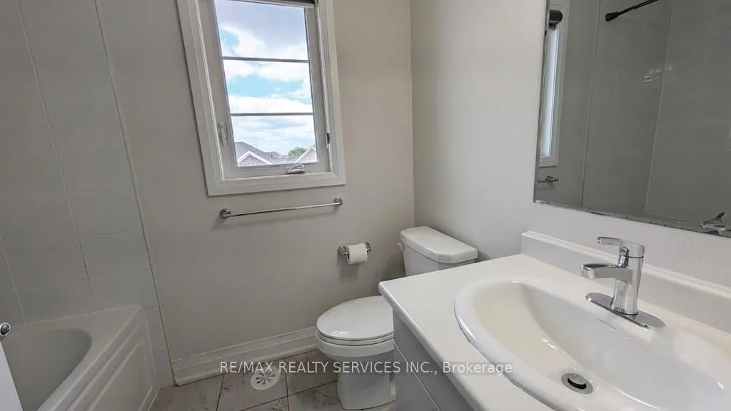 Photo 20 of 1274 Wintergreen Place, Milton, Cobban — HOMEH