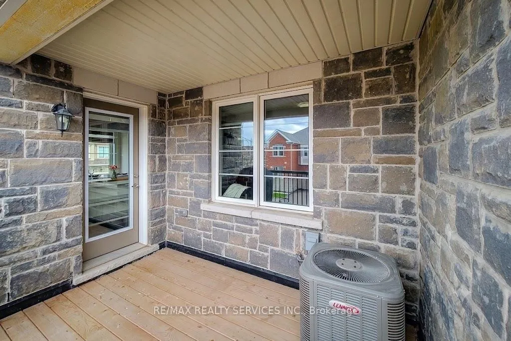 Photo 23 of 1274 Wintergreen Place, Milton, Cobban — HOMEH