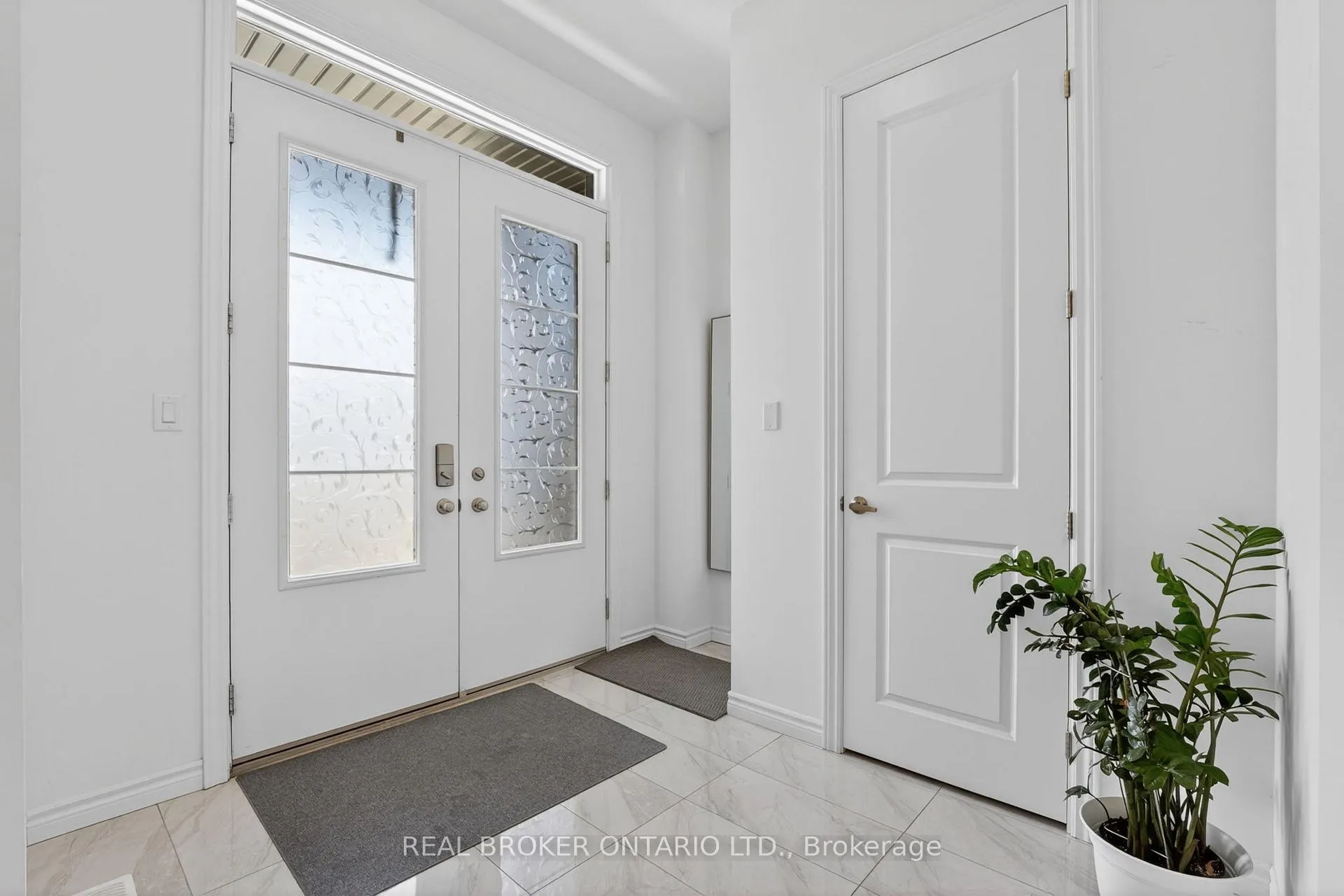 Photo 7 of 4057 Highland Park Drive, Lincoln, Beamsville — HOMEH