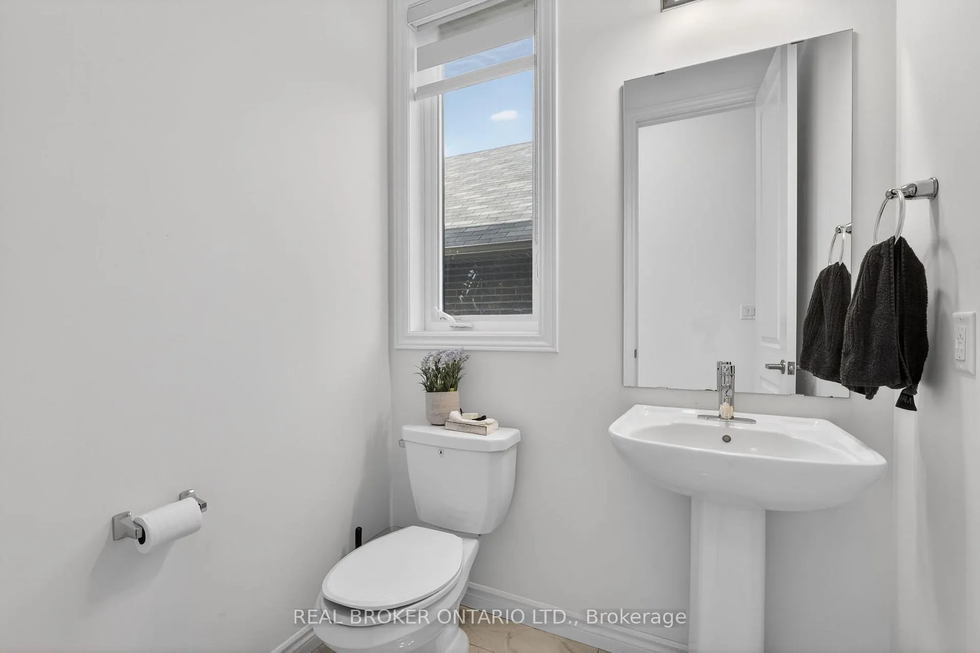Photo 8 of 4057 Highland Park Drive, Lincoln, Beamsville — HOMEH