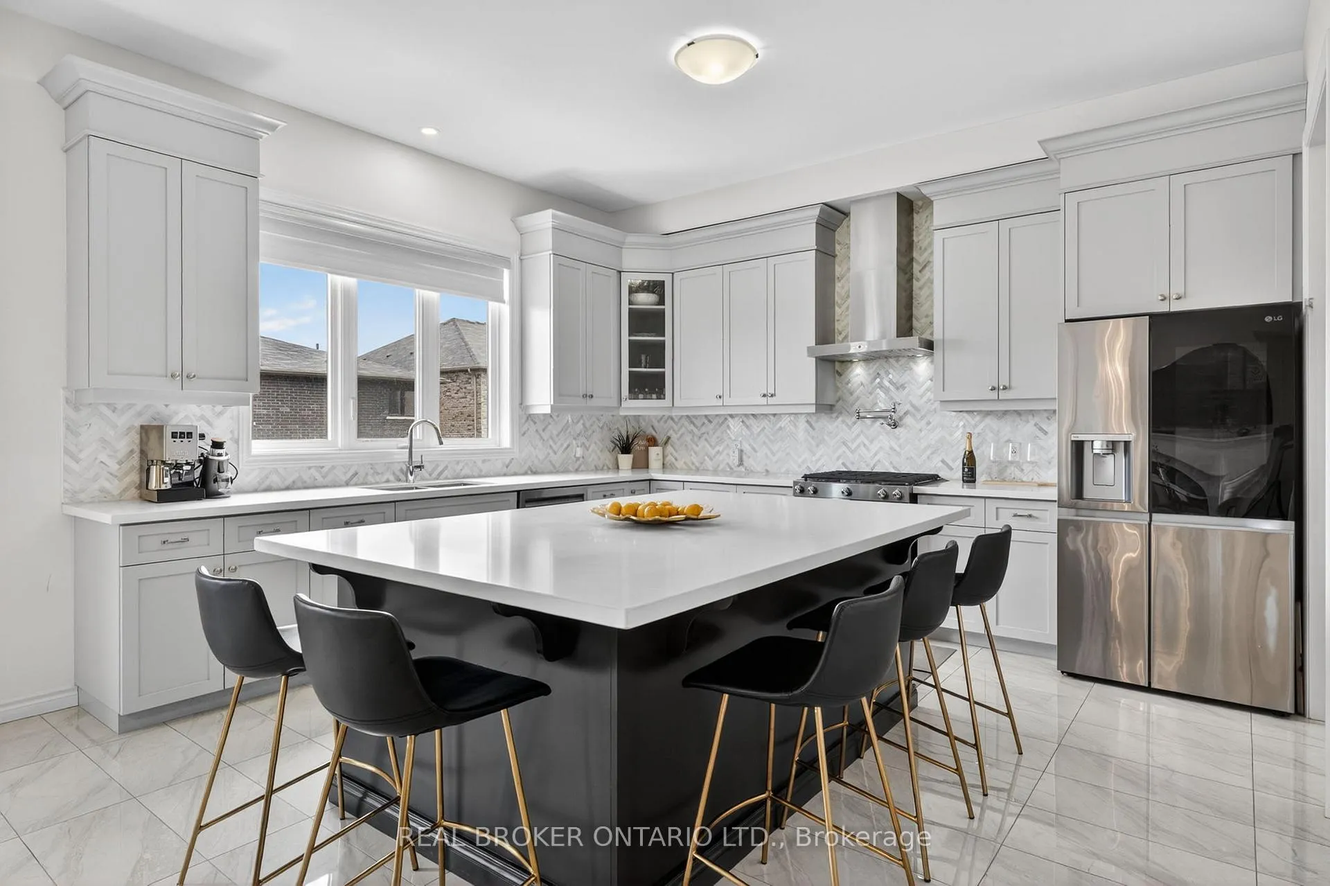Photo 16 of 4057 Highland Park Drive, Lincoln, Beamsville — HOMEH