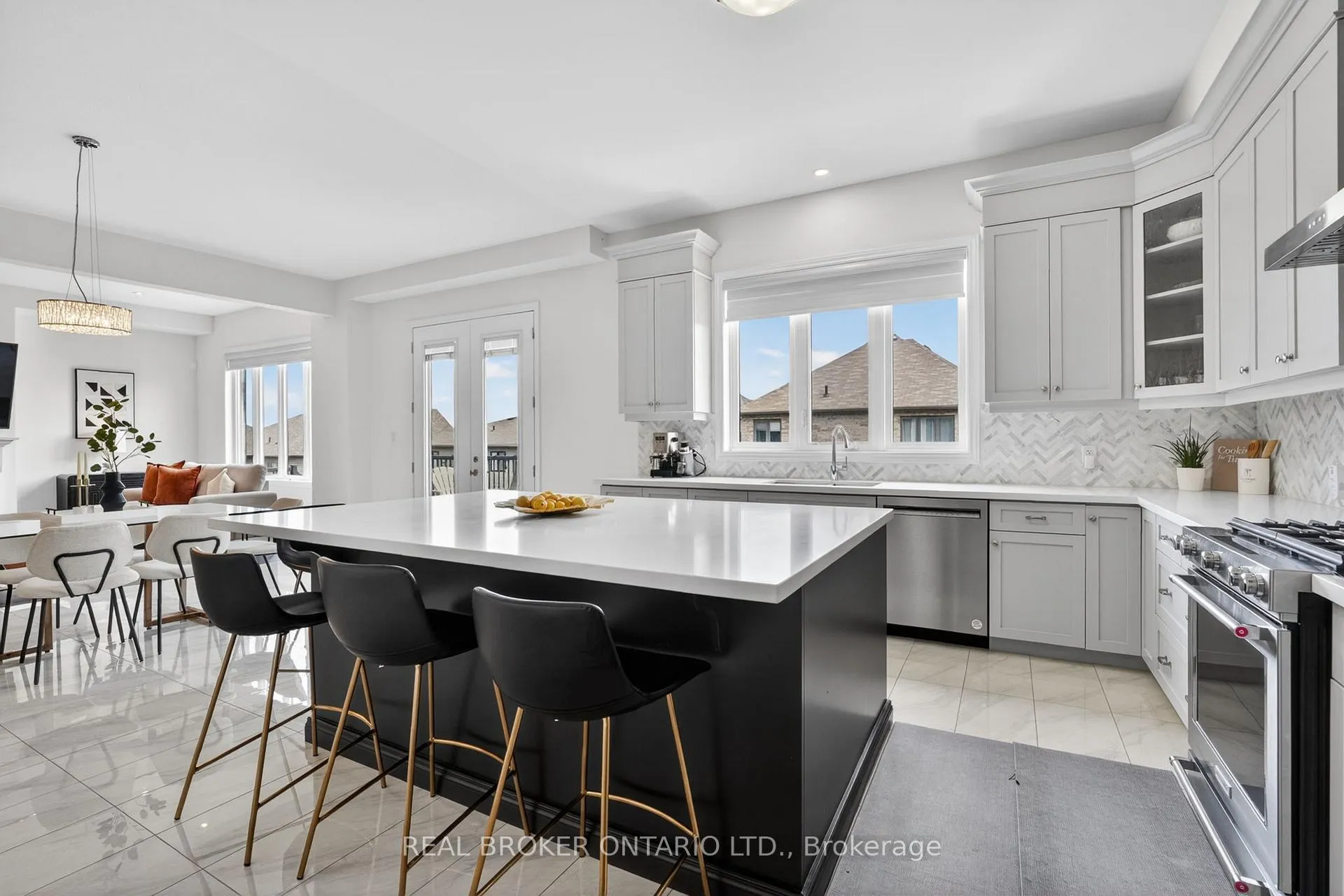 Photo 17 of 4057 Highland Park Drive, Lincoln, Beamsville — HOMEH