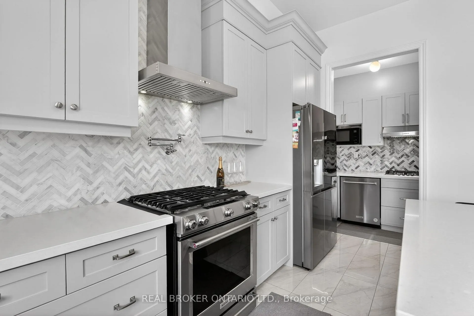 Photo 19 of 4057 Highland Park Drive, Lincoln, Beamsville — HOMEH