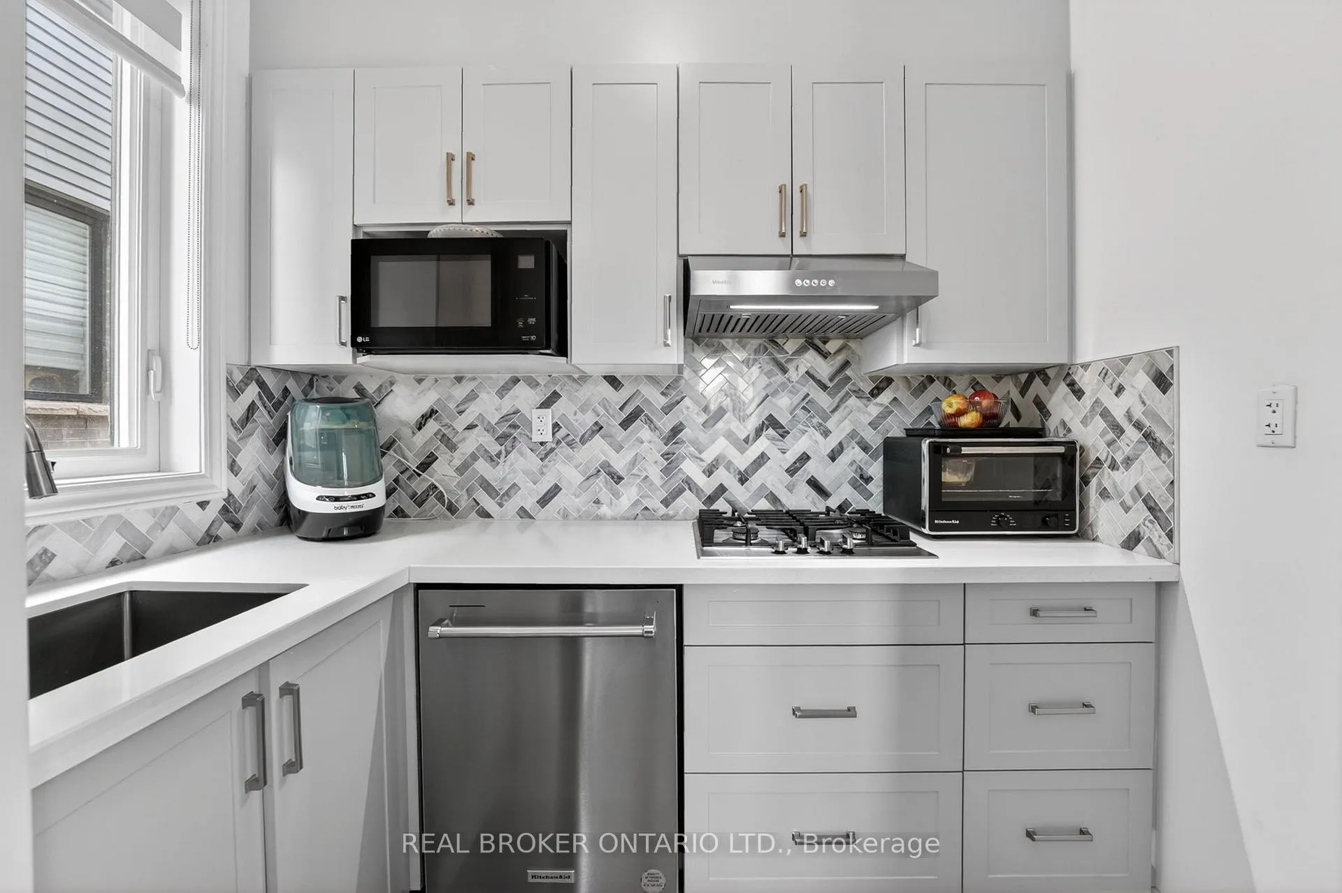 Photo 20 of 4057 Highland Park Drive, Lincoln, Beamsville — HOMEH