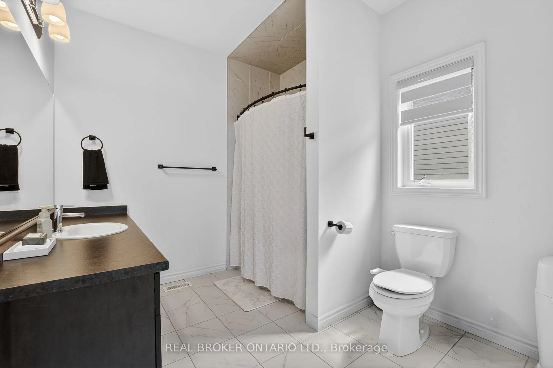 Photo 27 of 4057 Highland Park Drive, Lincoln, Beamsville — HOMEH