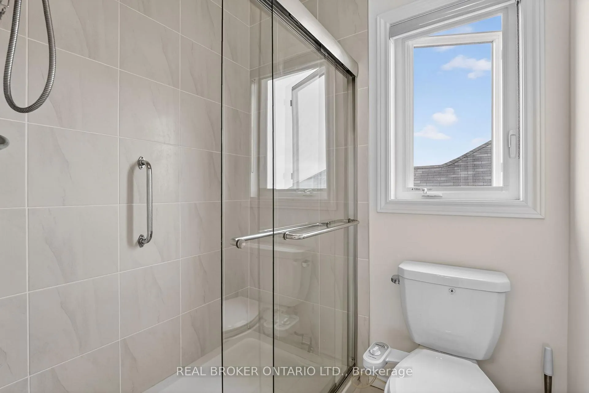 Photo 32 of 4057 Highland Park Drive, Lincoln, Beamsville — HOMEH