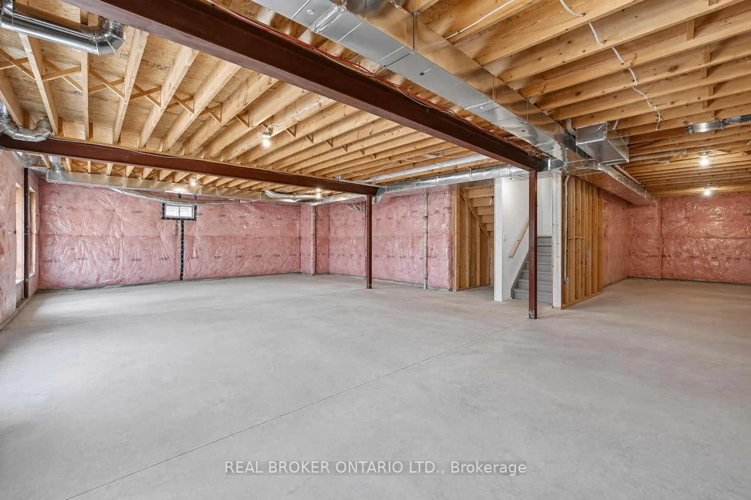 Photo 45 of 4057 Highland Park Drive, Lincoln, Beamsville — HOMEH