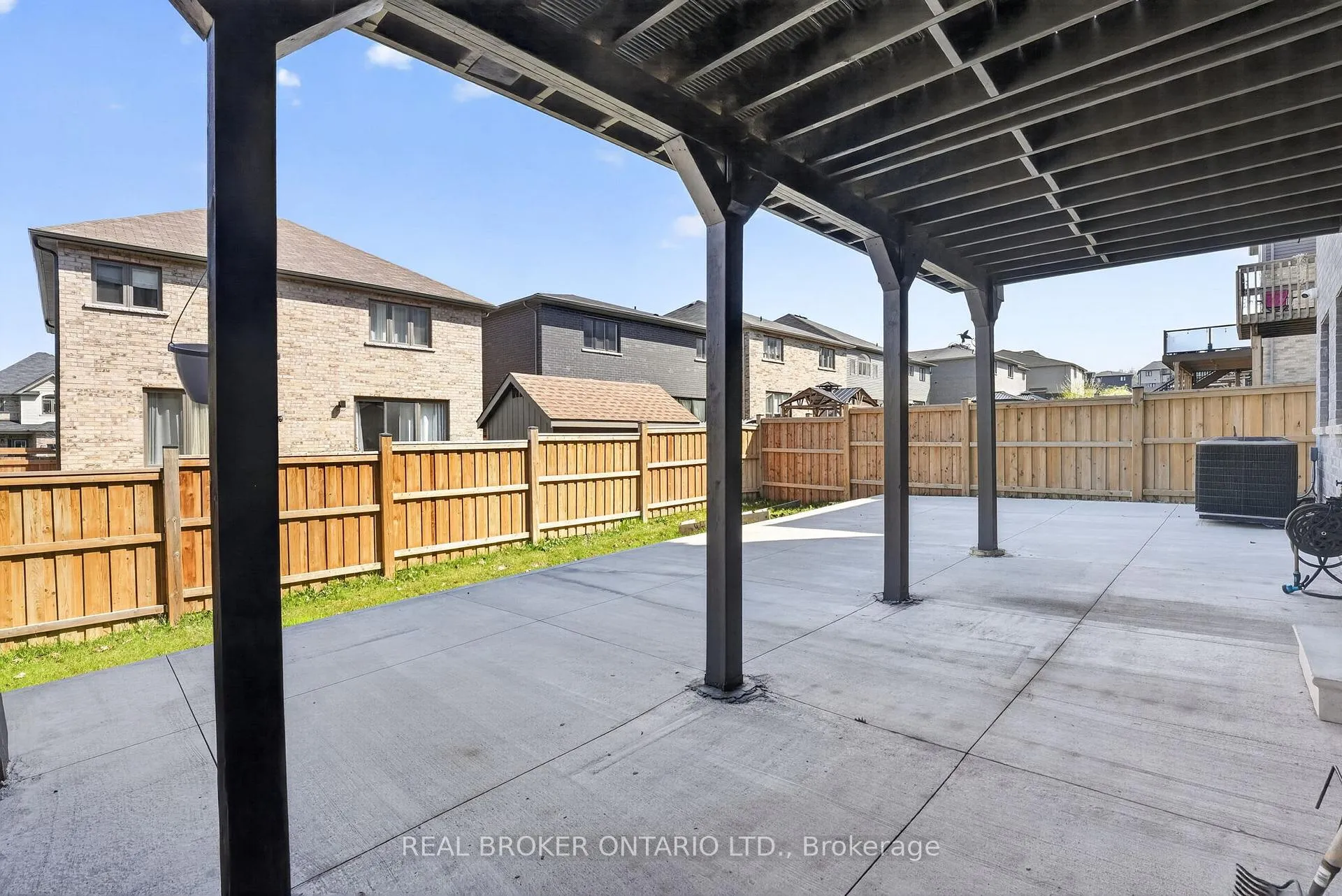 Photo 48 of 4057 Highland Park Drive, Lincoln, Beamsville — HOMEH