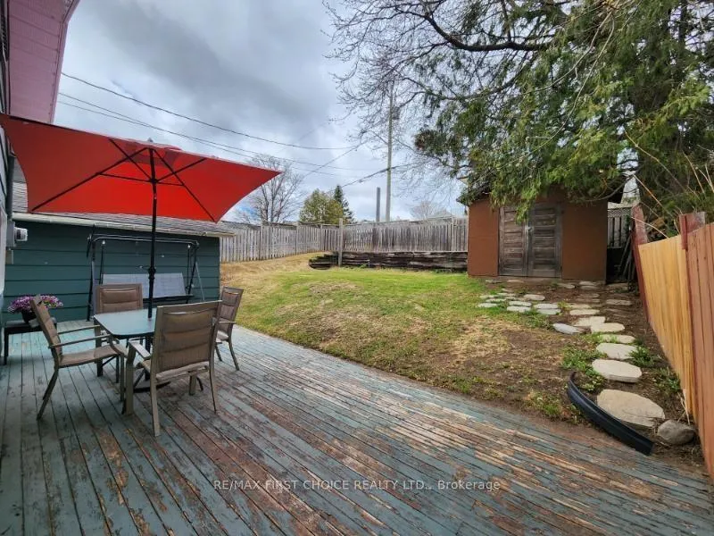 Photo 3 of 210 High Street S, Thunder Bay, Mariday Heights — HOMEH