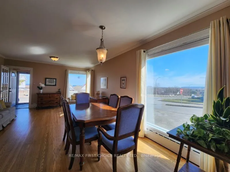 Photo 4 of 210 High Street S, Thunder Bay, Mariday Heights — HOMEH