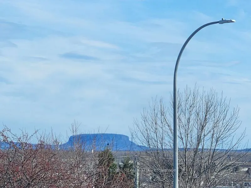 Photo 6 of 210 High Street S, Thunder Bay, Mariday Heights — HOMEH