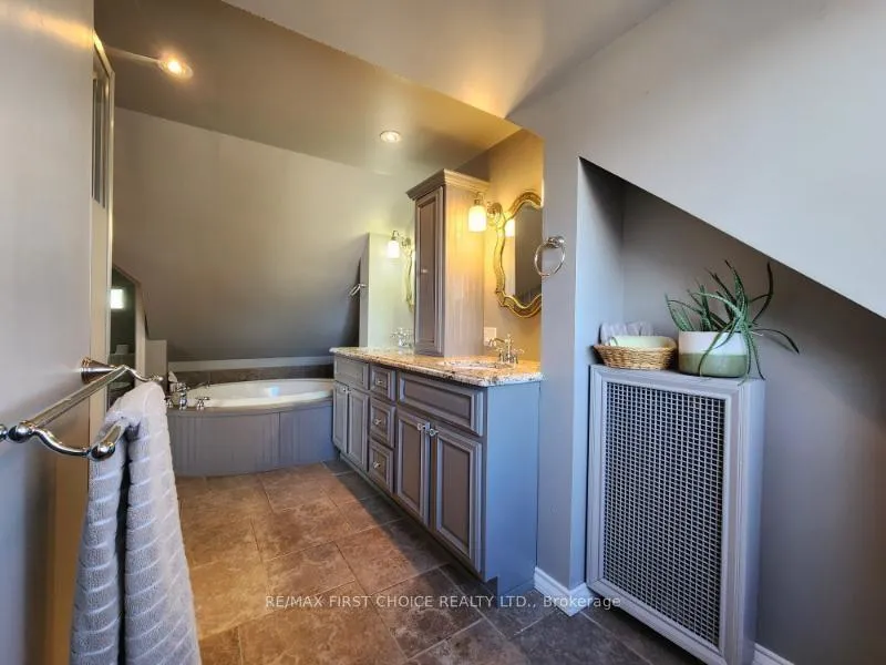 Photo 21 of 210 High Street S, Thunder Bay, Mariday Heights — HOMEH