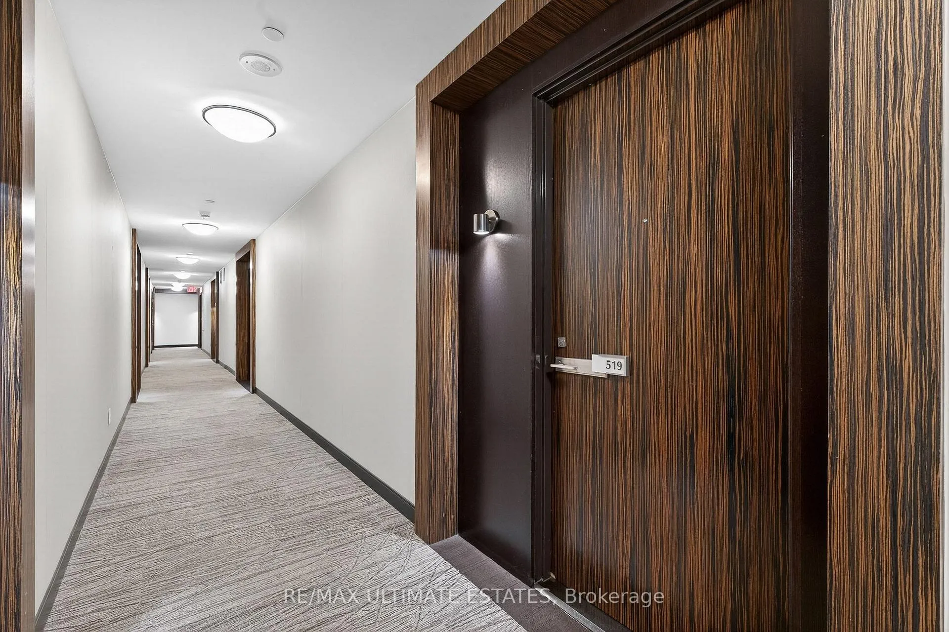 Photo 2 of 325 South Park Road N, Markham, Commerce Valley — HOMEH