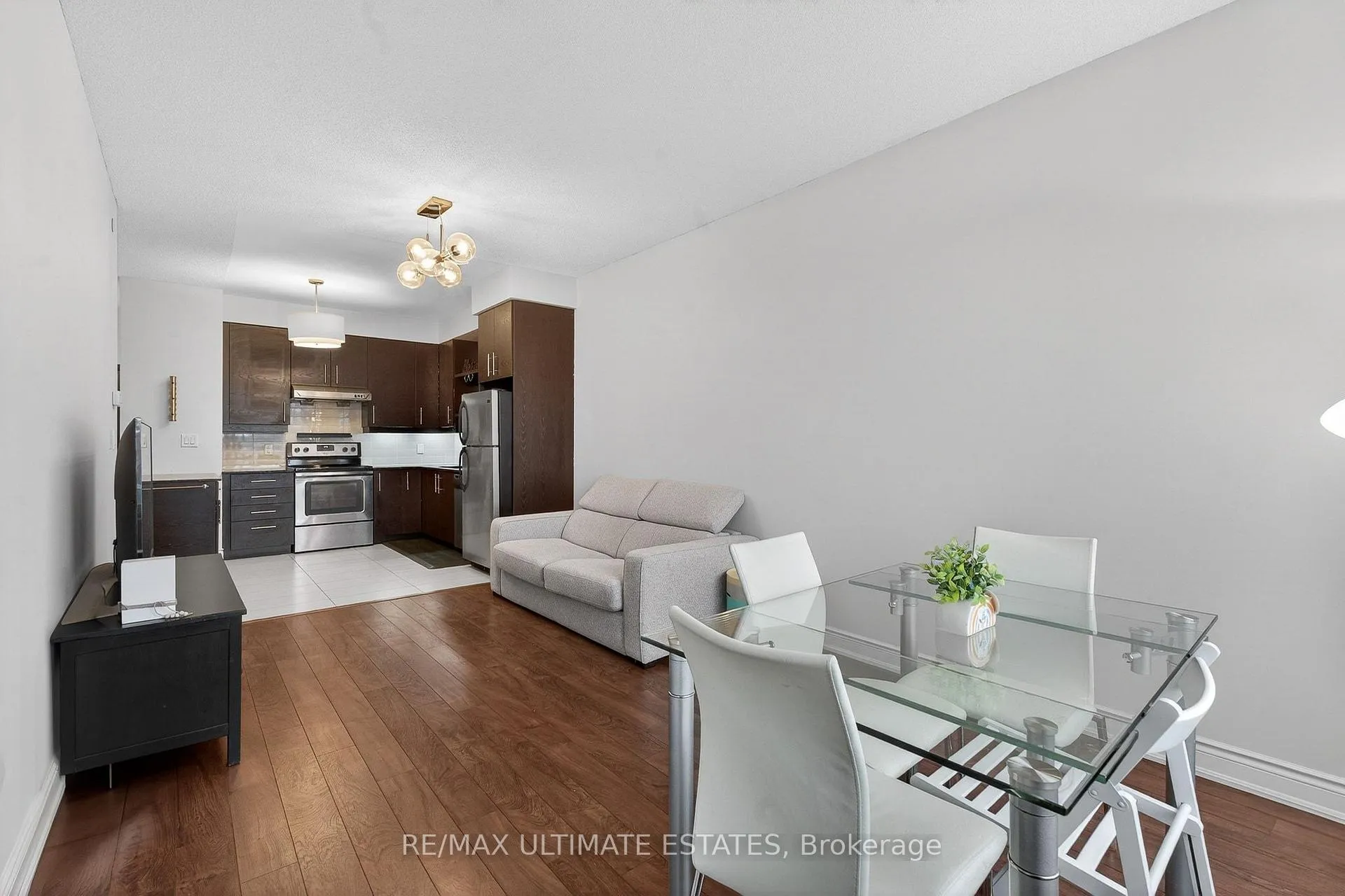 Photo 10 of 325 South Park Road N, Markham, Commerce Valley — HOMEH