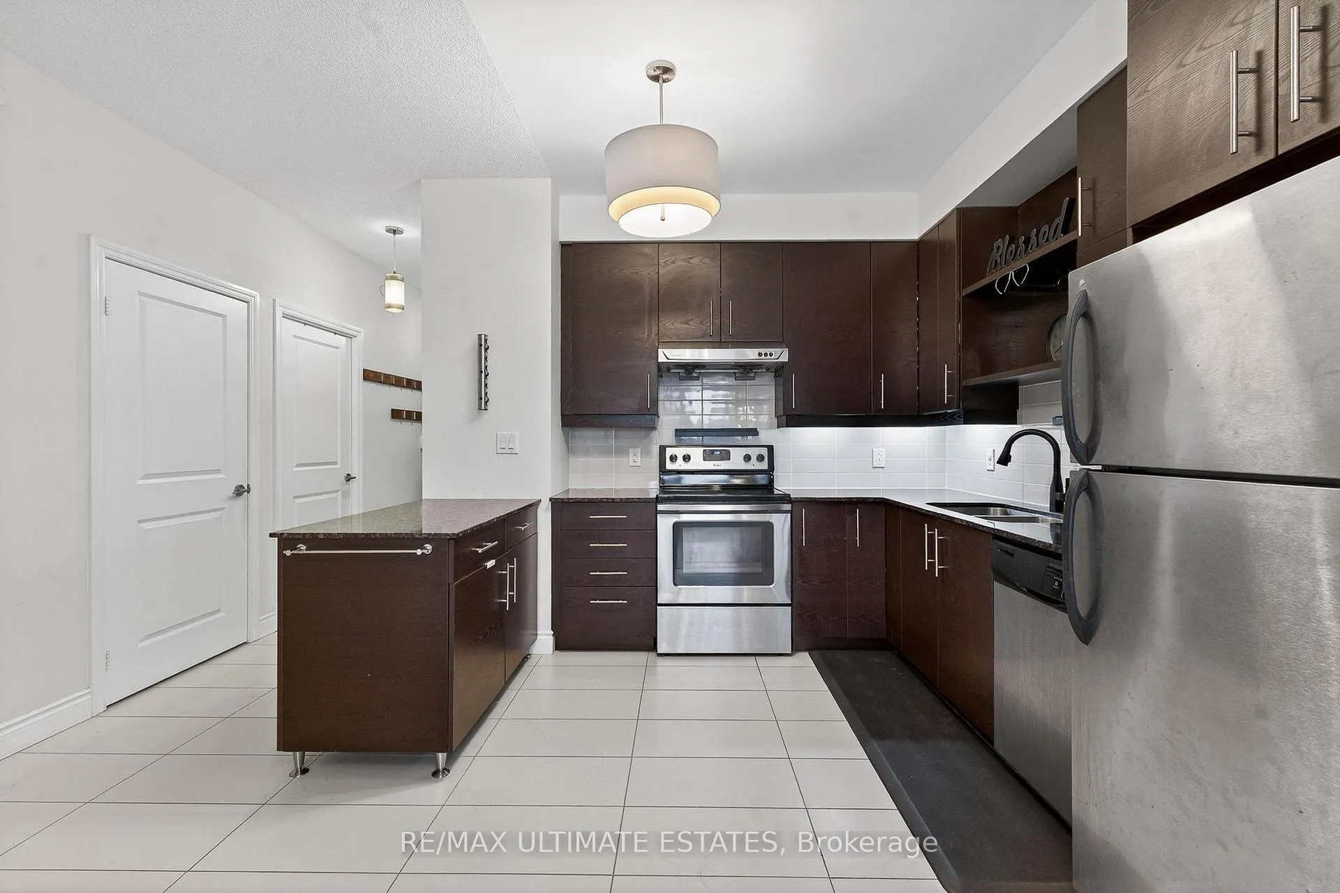 Photo 12 of 325 South Park Road N, Markham, Commerce Valley — HOMEH