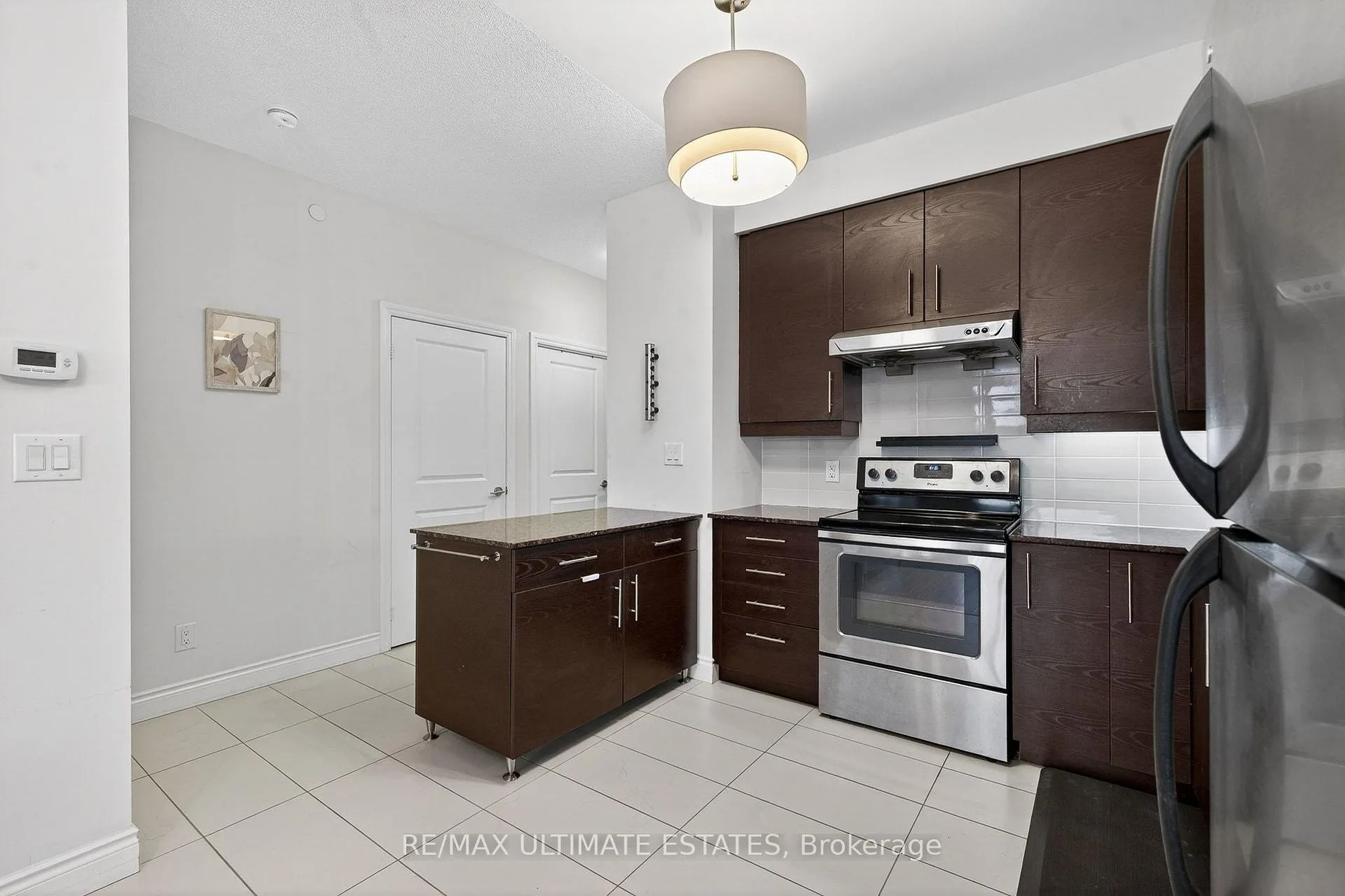 Photo 14 of 325 South Park Road N, Markham, Commerce Valley — HOMEH