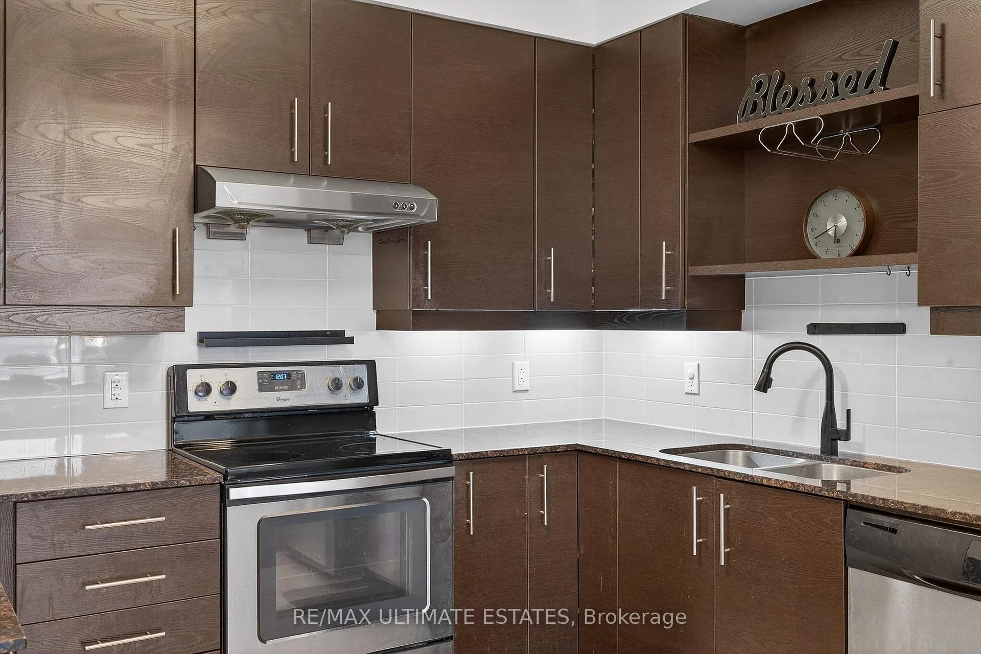 Photo 17 of 325 South Park Road N, Markham, Commerce Valley — HOMEH